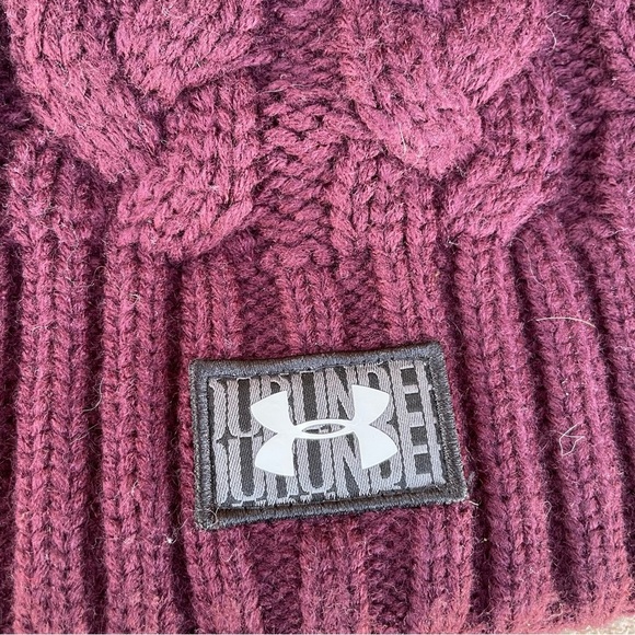 UNDER ARMOUR Women’s Burgundy Purple Winter Hat Beanie Fleece Lined - Picture 5 of 7